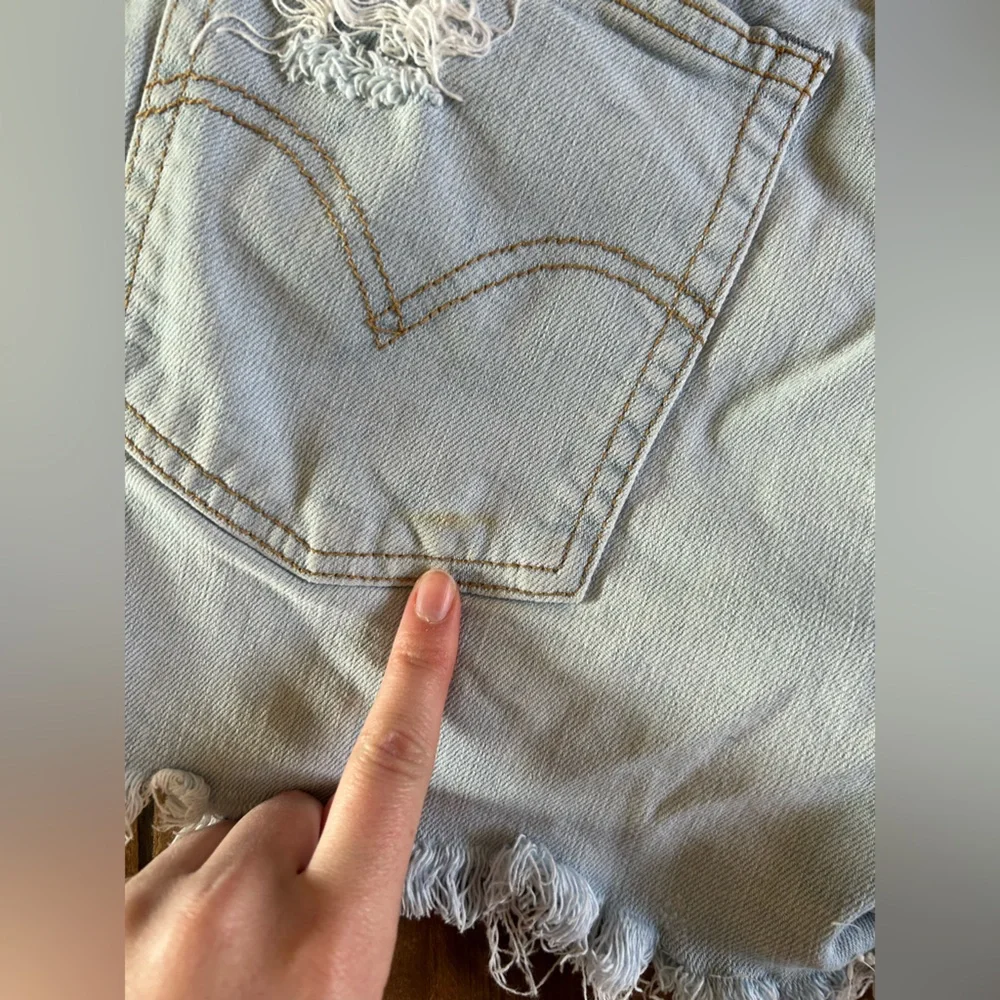 Levi’s Wedgie Jean Shorts